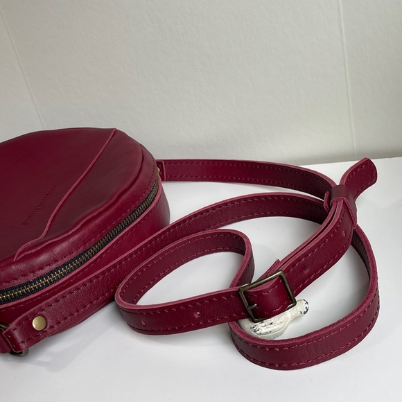 Portland Leather Crossbody Bag - Picture 14 of 16